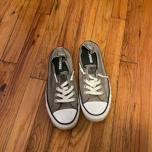 Grey converse